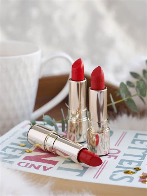 The Clarins Joli Rouge Lipstick Finishes, Reviewed & Swatched