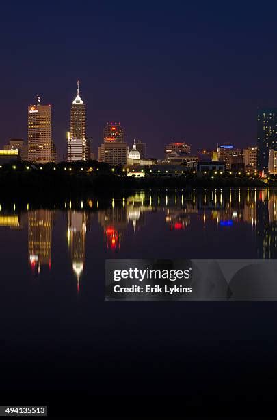 80 Indianapolis Skyline At Night Stock Photos, High-Res Pictures, and ...