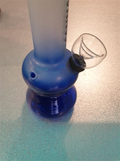 BONG IN VETRO BIANCO BLU Cannabis Store Moncalieri