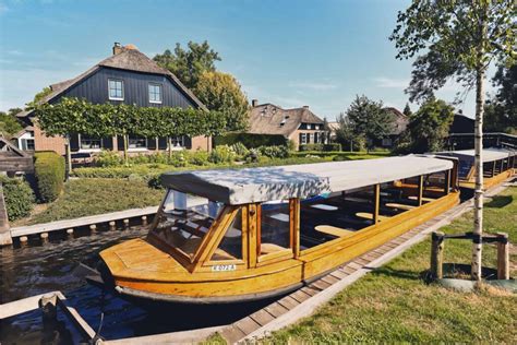 Giethoorn Boat Rental