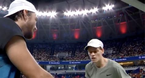 Atp Shanghai Vid Os Tomas Machac Jannik Sinner Lors De Leur Duel