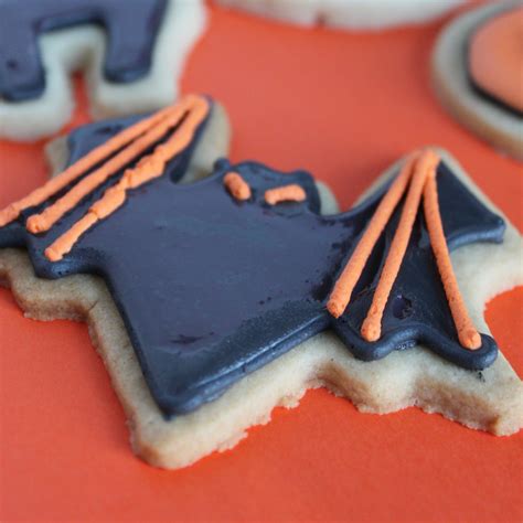 Squirrel Bakes: Royal Icing Halloween Sugar Cookies