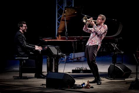 Ai Suoni Delle Dolomiti Il Concerto Del Duo Fabrizio Bosso E Julian