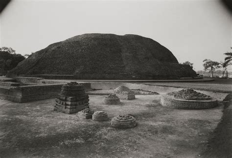 Kenro Izu India Where Prayer Echoes Howard Greenberg Gallery