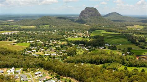 Glass House Mountains Travel Guide | Glass House Mountains Tourism - KAYAK