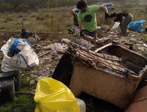 Más de 1 000 voluntarios retiran 4 toneladas de residuos en ríos