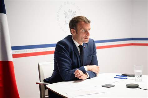 Faites Vous Vacciner Macron Lance Un Nouvel Appel Pressant Aux