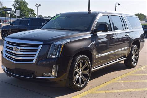 Pre Owned 2017 Cadillac Escalade ESV Platinum 4WD Sport Utility In