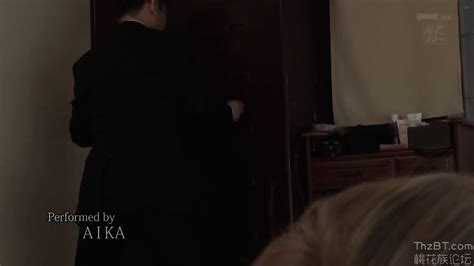 A Horny Apartment Wife 01