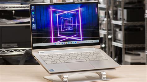 Lenovo IdeaPad Flex 5i 14 (2022) vs Yoga 9i 14 (2021): Which Laptop Is