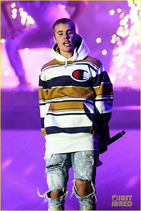 Justin Bieber Performs Acoustic Version Of Cold Water At V Festival