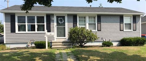 Mastic Cedar Discovery Vinyl Siding And Harvey Windows New Bedford Ma Traditional Exterior