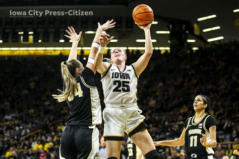 Joseph Cress on Twitter: "No. 10 Iowa #Hawkeyes women's basketball beat ...