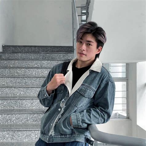 Hot boy ĐH Y dược TP HCM Đẹp không góc chết mục tiêu mua nhà xe tiền tỷ trước tuổi 30