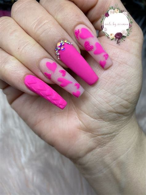 Uñas rosas para la Barbie noventera que llevas dentro Es la Moda