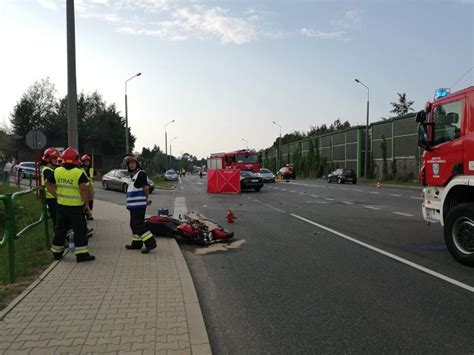 Koszmarny wypadek na Wiślance w Ustroniu Zginął motocyklista Samochód