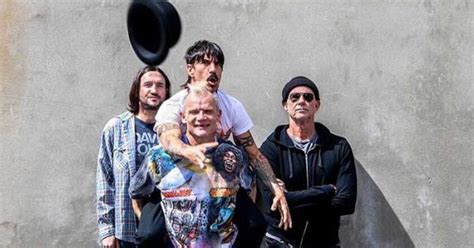 Red Hot Chilli Peppers Los Bunkers y Carín León encabezan VL