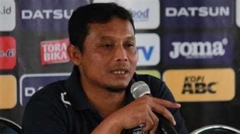 Arema FC Tunjuk Kuncoro Sebagai Pelatih Caretaker Setelah Memecat