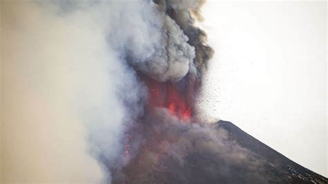 Les impressionnantes photos de l Etna en éruption Lense