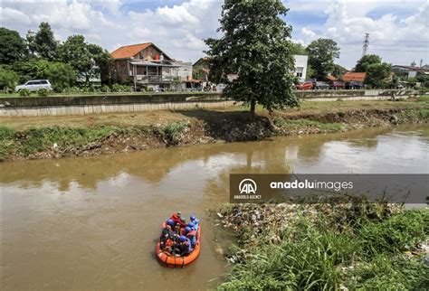 Aksi Bersih Bersih Sungai Peringati Hari Ciliwung Anadolu Ajans