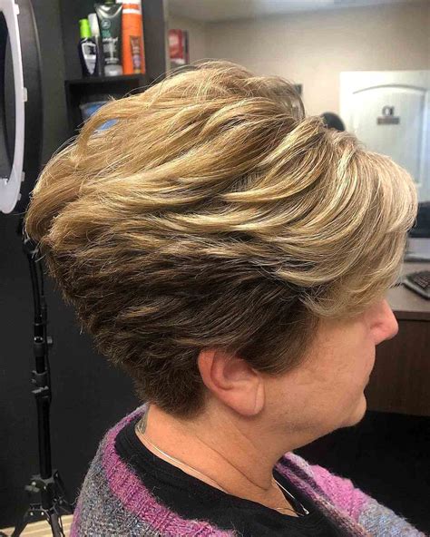 17 Stylish Wedge Haircuts For Women Over 70