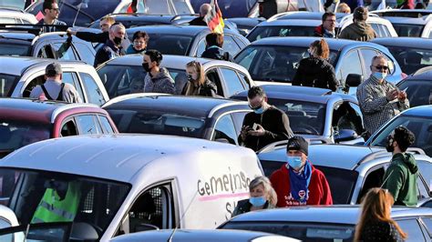 Querdenken Autokorso gegen Corona Maßnahmen in Dresden