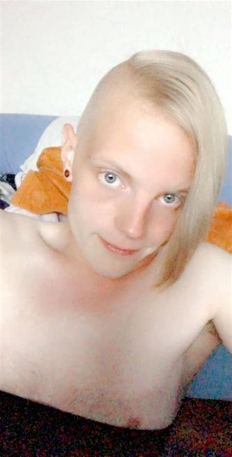 Manuela 25 Nude Pics XHamster