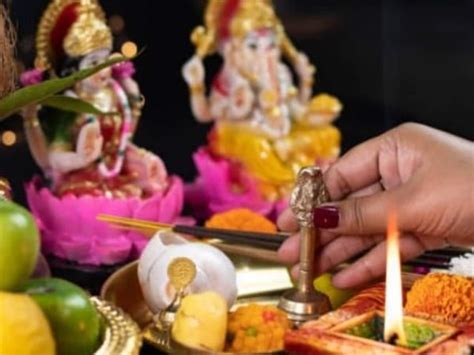 Diwali 2024 Aarti Laxmi Ganesh Kuber Dev And Maa Saraswati Aarti Lyrics