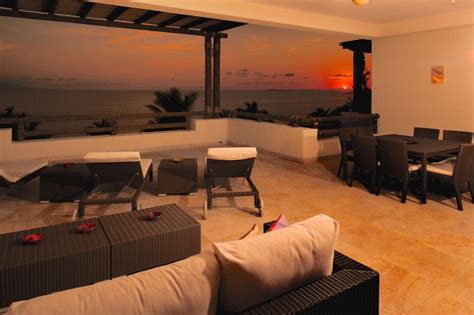 Los Veneros Luxury Open Concept Beach Front Condo W Balcony Amazing