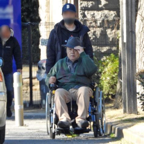 【写真】西田敏行、ドラマの車椅子姿はリアル？ 満身創痍で現場に臨む俳優魂｜newsポストセブン Part 4