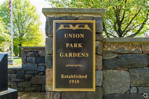 About Union Park Gardens | Schools, Demographics, Things to Do - Homes.com