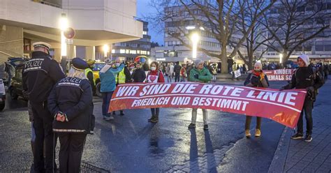 Corona Demo In Pforzheim Erneut Mit Weniger Teilnehmern Bildergalerie