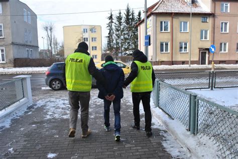 Sprawcy rozboju zatrzymani przez bartoszyckich policjantów