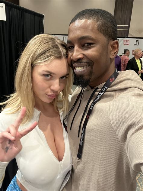 Tw Pornstars Pic Isiahmaxwell Twitter Avn Day Was Fun