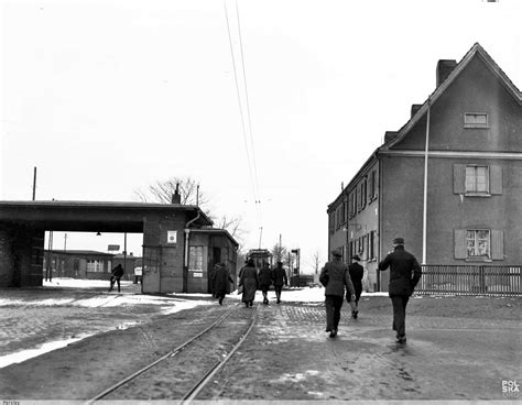 Zdj Cie Gdy Przeja D Ka Tramwajem Oznacza A Dwie Kontrole