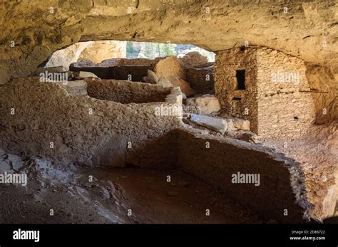 Gila Cliff Dwellings National Monument Stock Photo - Alamy