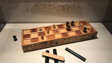 Une Histoire de jeux le Senet jeu populaire et mystique de l Égypte