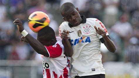 Lateral revelado pelo Corinthians reforça o Santo André na disputa do