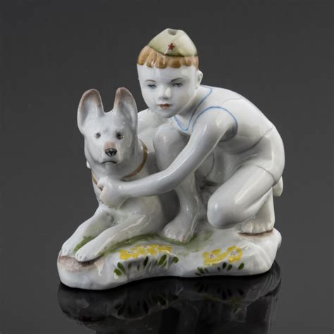 Статуэтка "Юный пограничник с собакой", скульптор Г.С. Столбова, фарфор ...