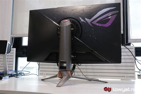 Asus Rog Swift Pg32uqx Gaming Monitor Lightning Review Upsized 4k God King Display Lowyat