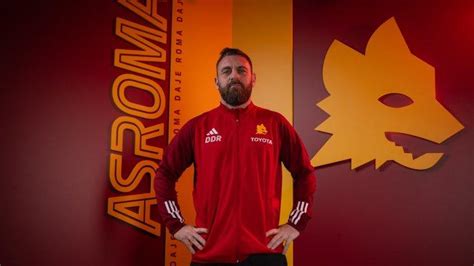 AS Roma Dapuk Daniel De Rossi Gantikan Mourinho Pelatih Masih Bau