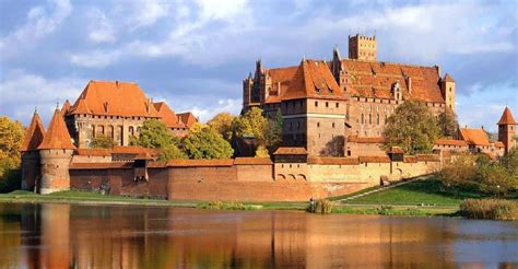 Gdansk Malbork Castle And Westerplatte Tour With Local Lunch Getyourguide