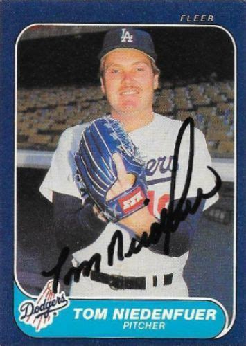 1986 Fleer Tom Niedenfuer Baseball Autographed Trading Card