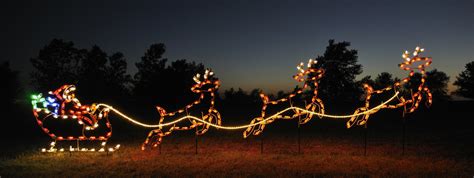 18 Amazing Outdoor Christmas Light Displays