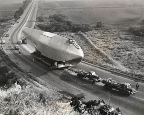 Velikáni Nebes Howard Hughes A Největší Letoun Historie Aktuálněcz