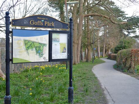 Path Goffs Park Crawley Robin Webster Cc By Sa 2 0 Geograph