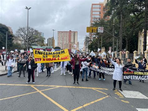 Profissionais Da Enfermagem Fazem Greve Em Curitiba