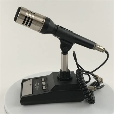 Yaesu MD-1C8 Dynamic Desktop Microphone - XH Radio Labs