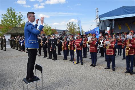 Powiatowy Przegl D Orkiestr D Tych W Daleszycach Wyj Tkowy Pokaz