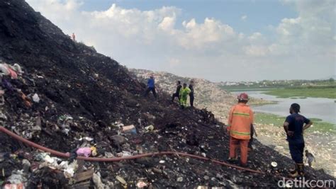 Foto Kebakaran Tpa Antang Makassar Yang Sudah 4 Jam Belum Padam